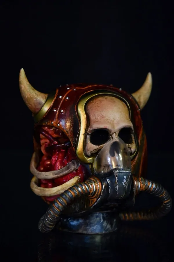 Marva The Skull Daruma: Inside